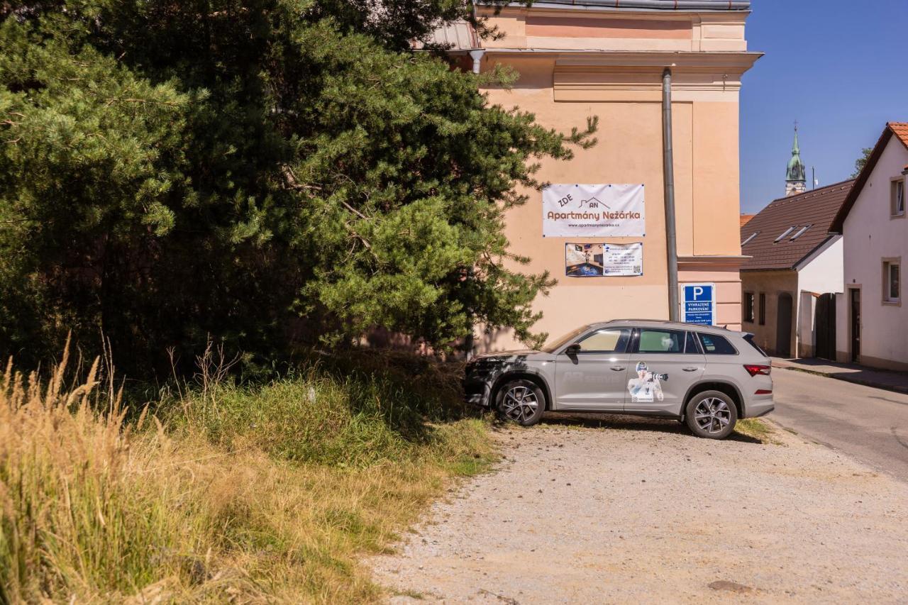 Apartmany Nezarka A Privatni Wellness Jindrichuv Hradec Luaran gambar