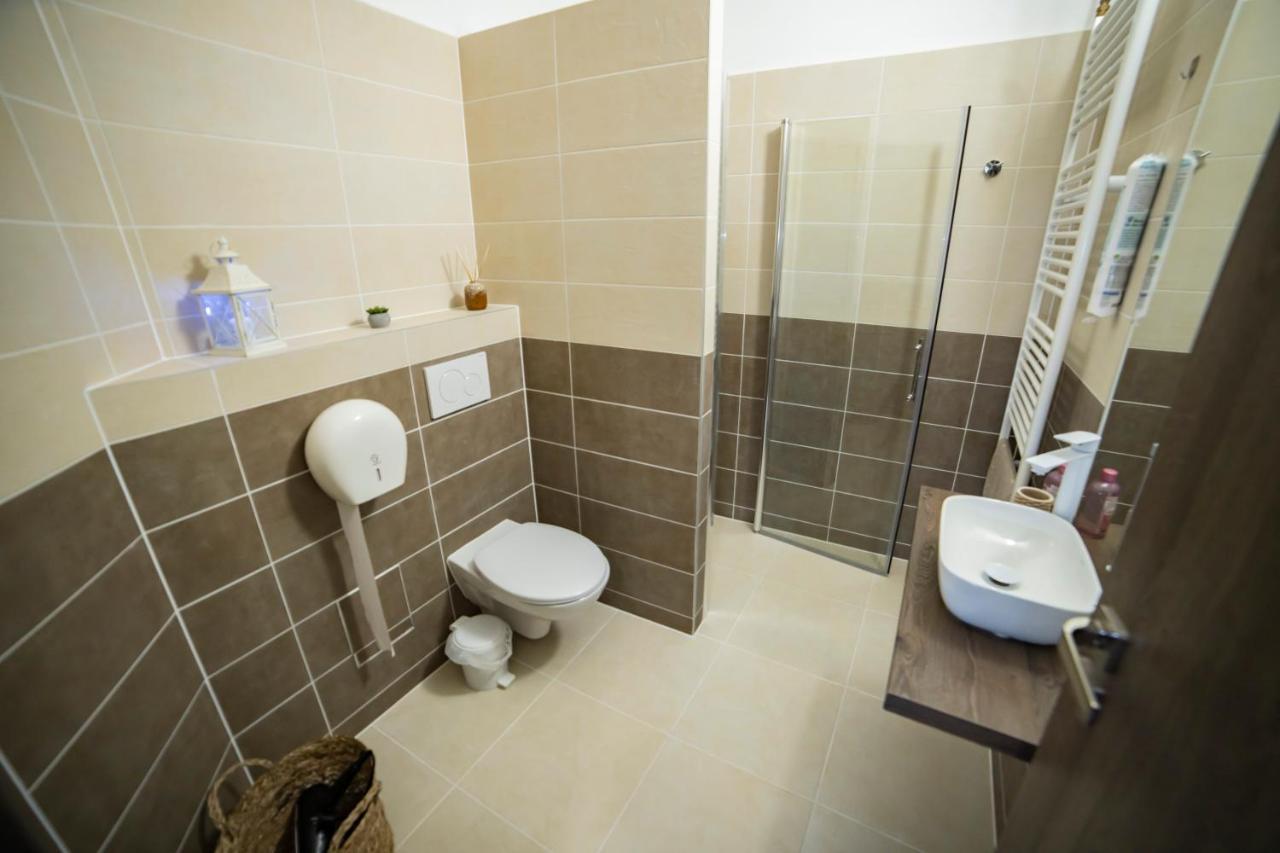 Apartmany Nezarka A Privatni Wellness Jindrichuv Hradec Luaran gambar